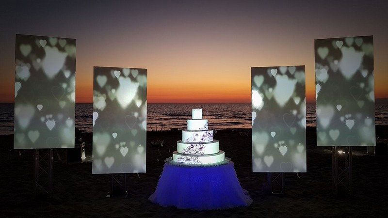 Matrimonio a Sorrento: - Cake Mapping Show Torta con proiezione e pannelli laterali