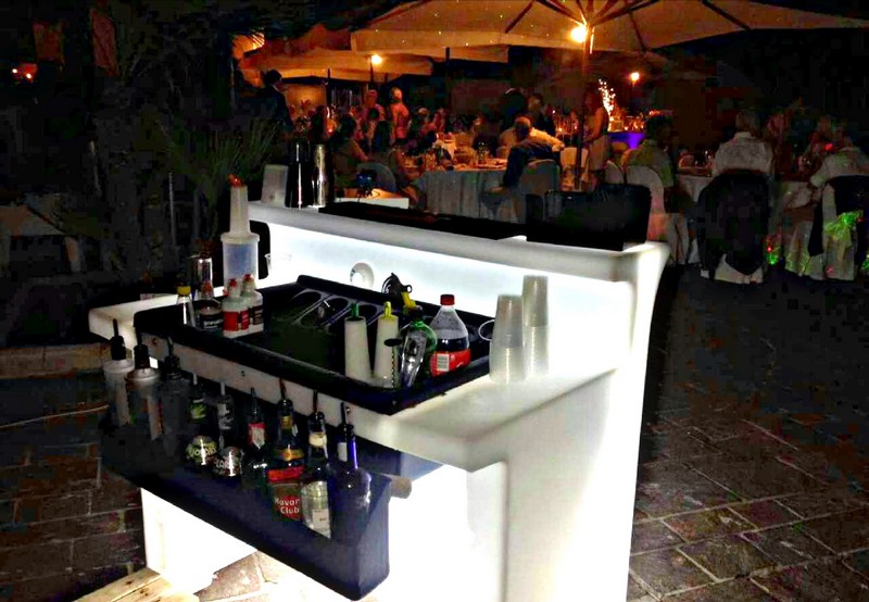 Matrimonio a Sorrento: - Open Bar Eventi: Bartender For Passion Minibar portatile per aperitivi fuori la Chiesa
