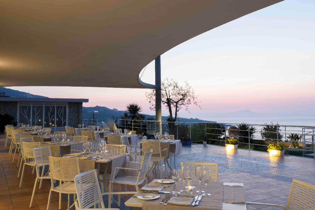 Matrimonio a Sorrento: - Art Hotel Gran Paradiso Terrazza per Aperticena e piccoli eventi