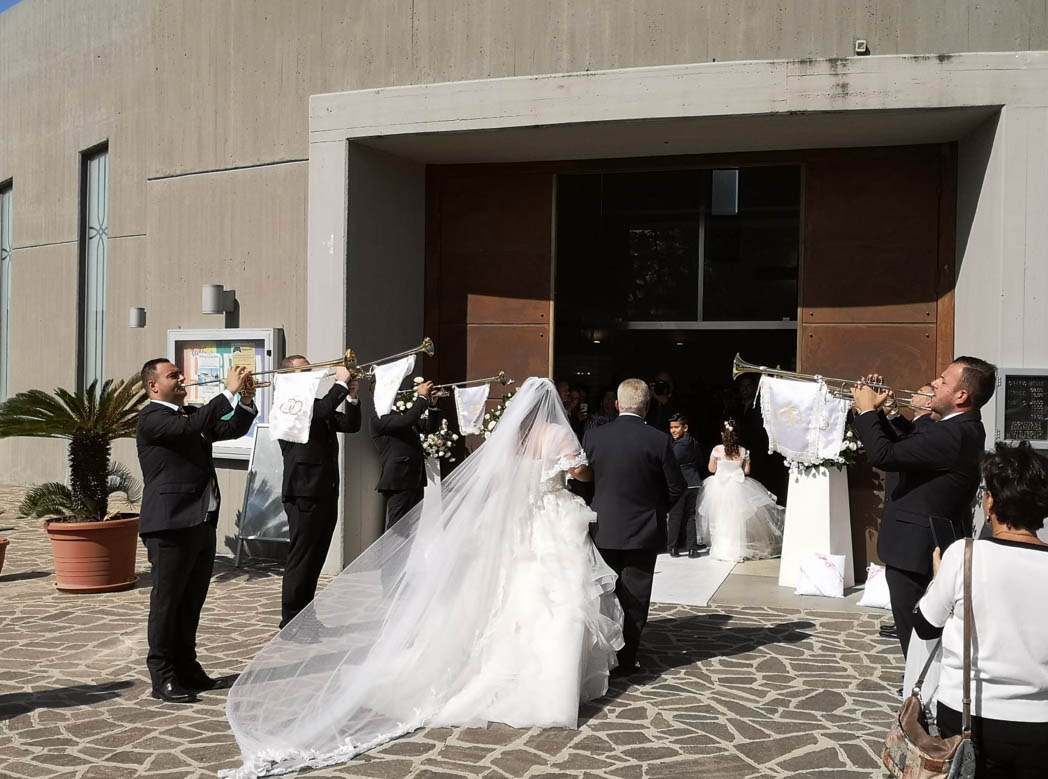 Matrimonio a Sorrento: - Trombe Egiziane Entrata in Chiesa con trombe egiziane